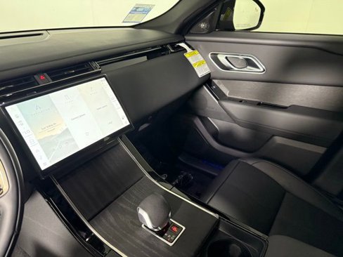 New 2026 Land Rover Range Rover Velar Dynamic SE image 22