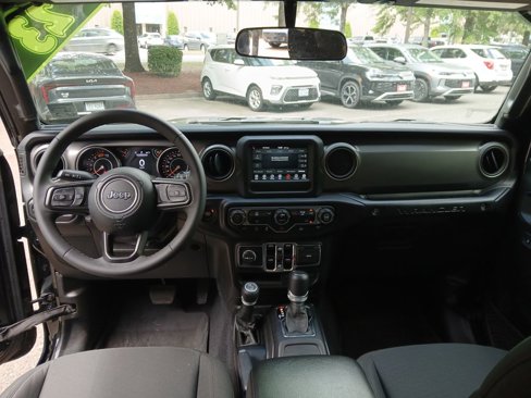 Used 2023 Jeep Wrangler Sport S image 13