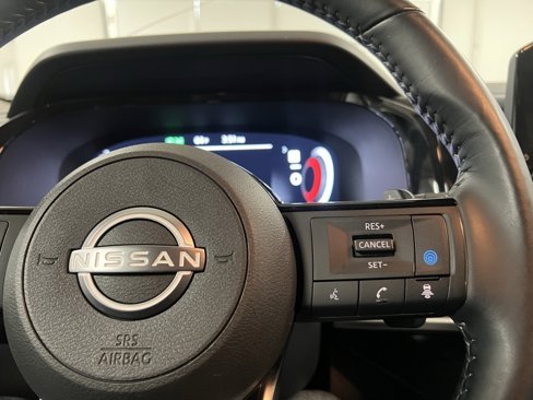 Used 2024 Nissan Pathfinder Platinum image 35