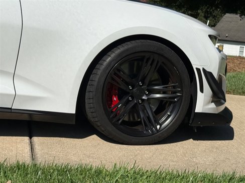 Used 2018 Chevrolet Camaro ZL1 image 35