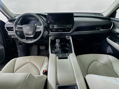 Used 2024 Toyota Grand Highlander XLE image 17