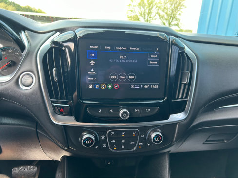 Used 2022 Chevrolet Traverse LT image 18