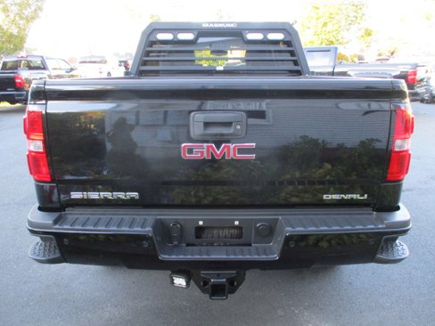 Used 2015 GMC Sierra 2500 Denali w/ Snow Plow Prep Package image 9