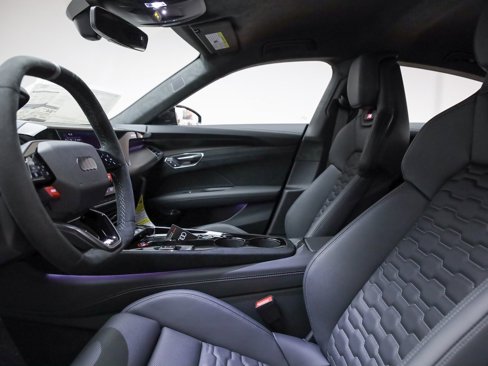 New 2025 Audi RS e-tron GT performance image 26