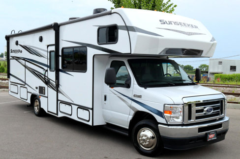 Used 2022 Ford E-450 and Econoline 450 Super Duty w/ Motorhome Prep Package image 41
