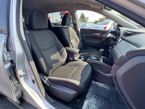 Used 2019 Nissan Rogue SV image 28