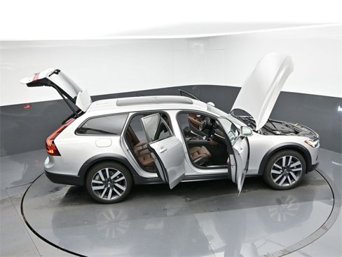 Used 2024 Volvo V90 B6 Cross Country Ultimate image 49