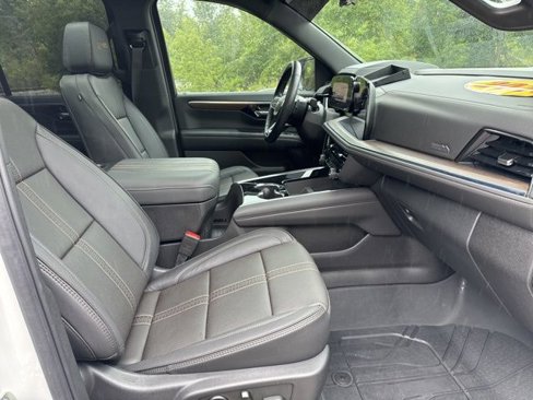 Used 2025 Chevrolet Tahoe High Country w/ Sun And Tow Package image 23