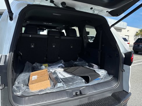 New 2025 Lexus LX 600 4WD w/ Luxury Package image 10