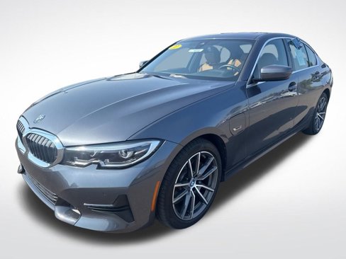 Used 2022 BMW 330e xDrive w/ Driving Assistance Package image 3