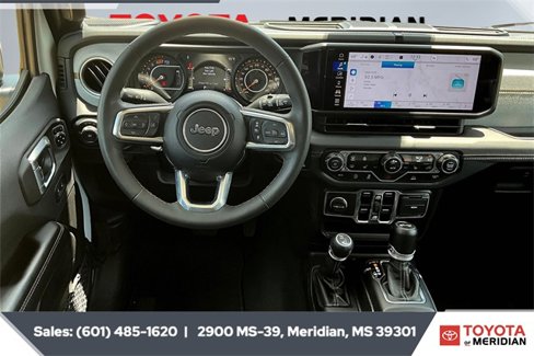 Used 2024 Jeep Wrangler Sahara image 5