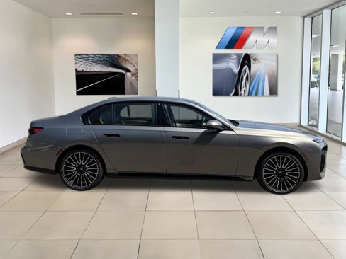 New 2026 BMW 740i w/ Executive Package image 5