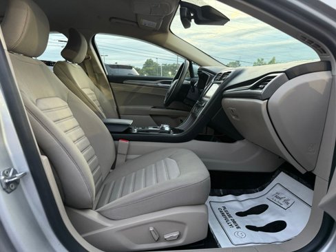Used 2019 Ford Fusion SE image 38