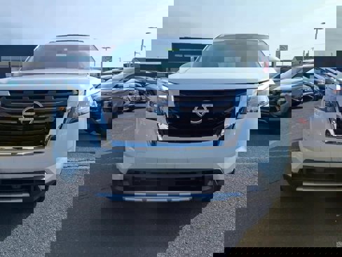 New 2025 Nissan Pathfinder Platinum w/ Cargo Package image 8