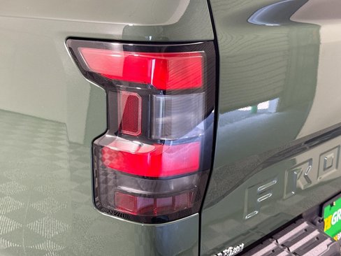 Used 2024 Nissan Frontier SV w/ SV Convenience Package image 34