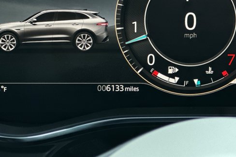 Used 2025 Jaguar F-PACE R-Dynamic S image 31