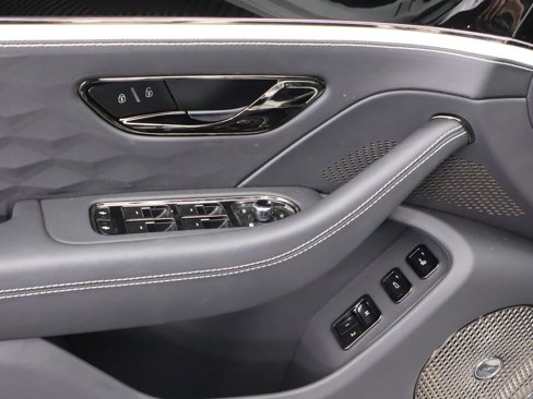 New 2025 Bentley Flying Spur Plug-In Hybrid image 24