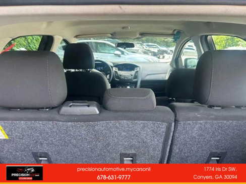 Used 2015 Ford Focus SE image 25