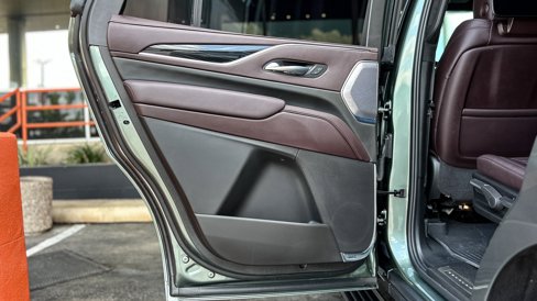 Used 2024 Cadillac Escalade V w/ LPO, ONYX Package image 46