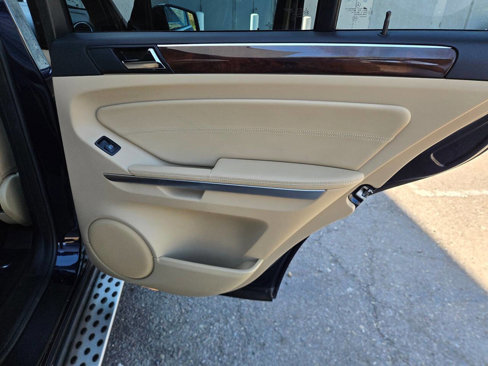 Used 2011 Mercedes-Benz ML 350 2WD image 28