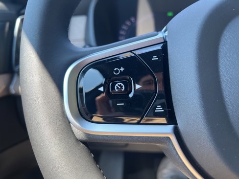 New 2026 Volvo XC90 B6 Plus image 18