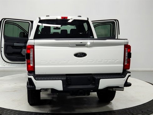 New 2025 Ford F250 Lariat w/ Black Appearance Package image 14
