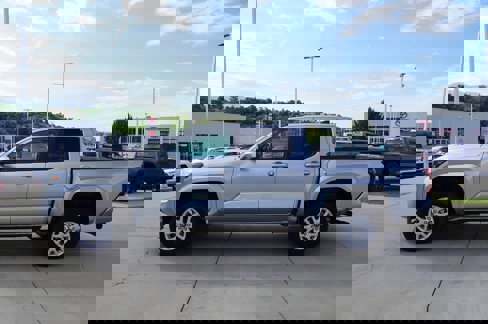 New 2025 Toyota Tacoma SR5 image 5