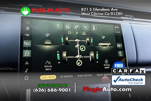 Used 2025 Land Rover Range Rover SV image 40