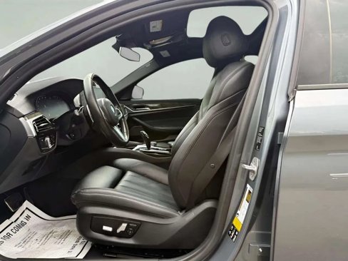 Used 2020 BMW 540i xDrive w/ M Sport Package image 12