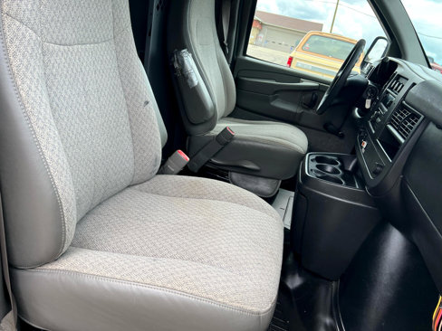 Used 2013 Chevrolet Express 2500 image 10