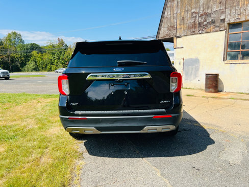 Used 2021 Ford Explorer XLT w/ Equipment Group 202A image 6