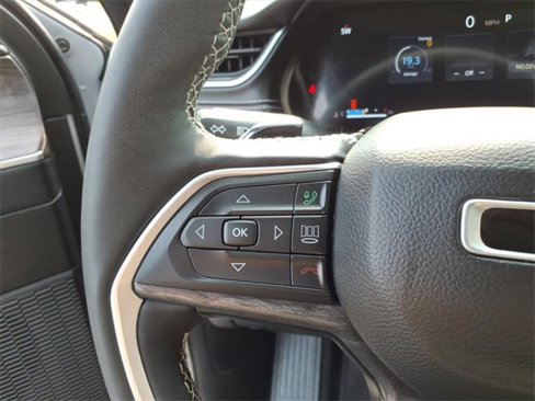 Used 2024 Jeep Grand Cherokee L Limited image 19