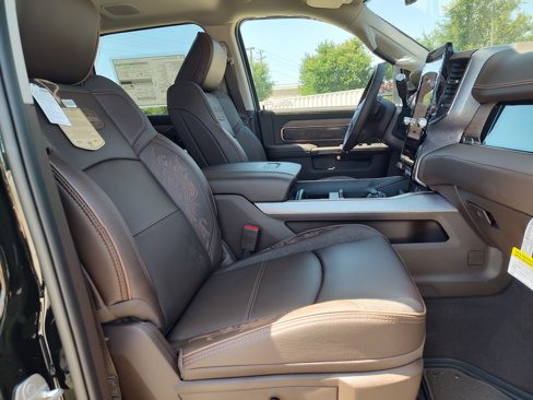 New 2025 RAM 2500 Limited image 33