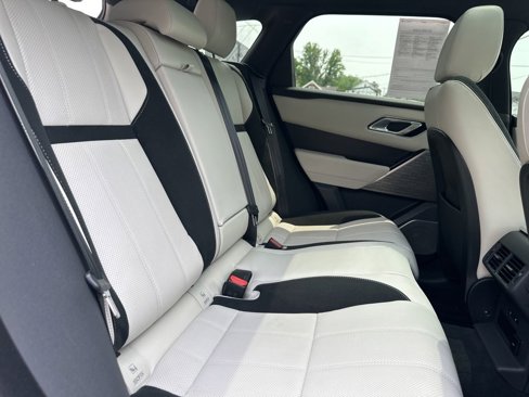 Used 2022 Land Rover Range Rover Velar R-Dynamic S image 18