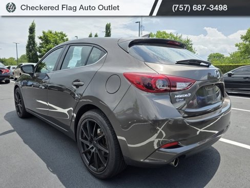 Used 2017 MAZDA MAZDA3 Grand Touring image 4