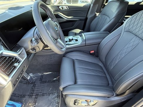 New 2026 BMW X7 M60i w/ Climate Comfort Package image 19