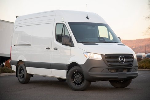Used 2025 Mercedes-Benz Sprinter 2500 image 3