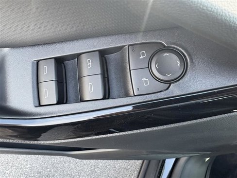 New 2026 Chevrolet Equinox LT w/ Convenience Package II image 8