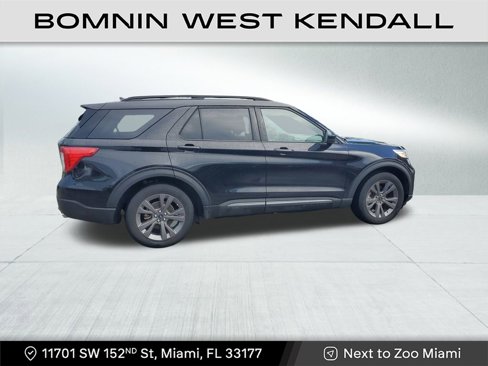 Used 2022 Ford Explorer XLT w/ Equipment Group 202A image 8
