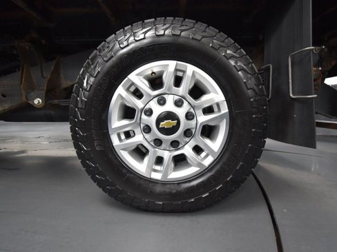 Used 2024 Chevrolet Silverado 2500 LT w/ Convenience Package image 16