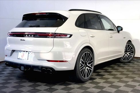 New 2026 Porsche Cayenne Turbo image 7