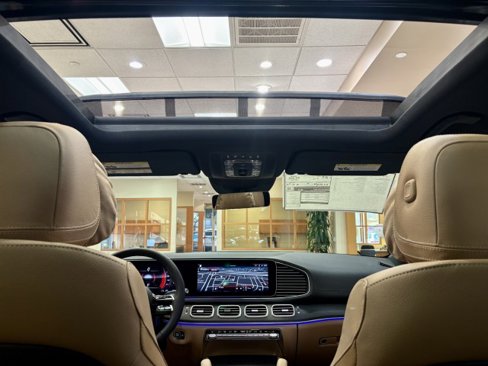 New 2026 Mercedes-Benz GLS 450 4MATIC image 12