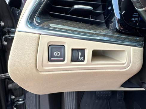 Used 2019 Cadillac XT5 FWD image 20