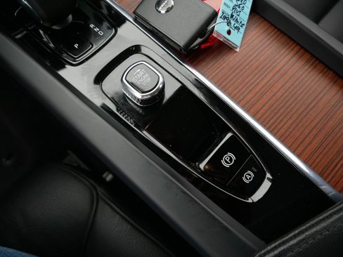 Certified 2024 Volvo S60 B5 Plus image 17