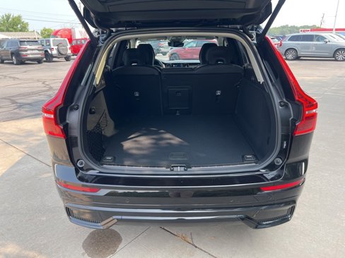 Certified 2025 Volvo XC60 B5 Ultra w/ Climate Package image 32