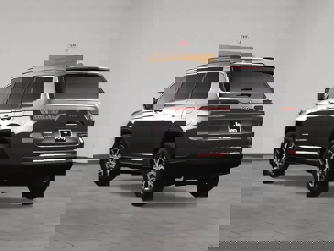 New 2025 Jeep Grand Cherokee L Limited image 4