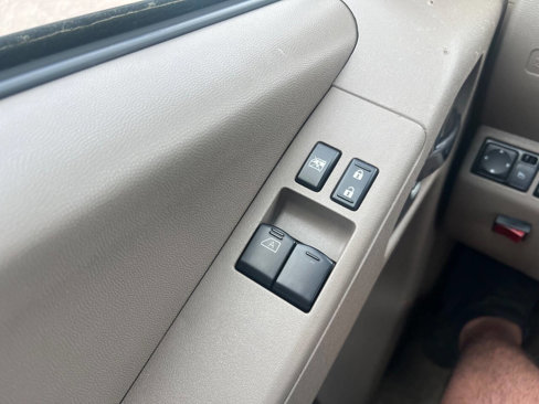 Used 2016 Nissan Frontier SV image 18