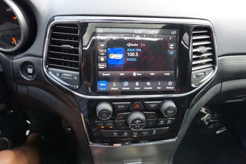 Used 2020 Jeep Grand Cherokee Altitude image 28
