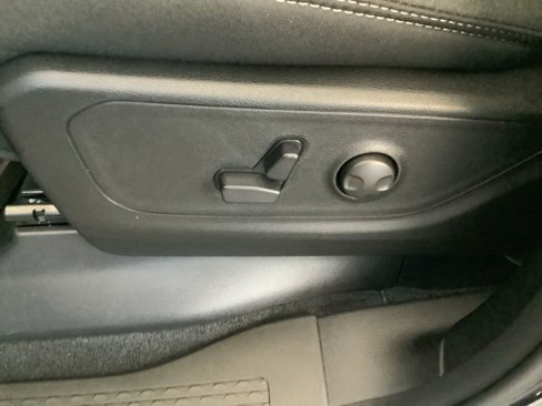 New 2026 RAM 1500 4x4 Crew Cab image 32