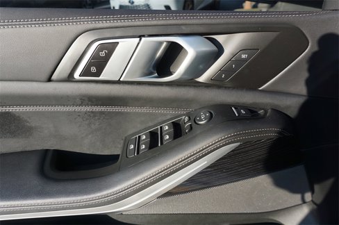 Used 2024 BMW X5 sDrive40i w/ M Sport Package image 4